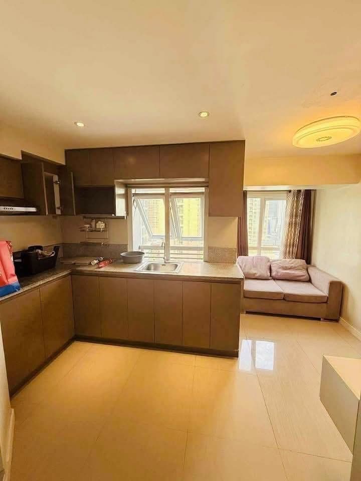 โฑ5k ONLY | MALE CONDO SHARING, VICTORIA DE MAKATI, SEMI FURNISHED 2 STOREY UNIT - photo 1