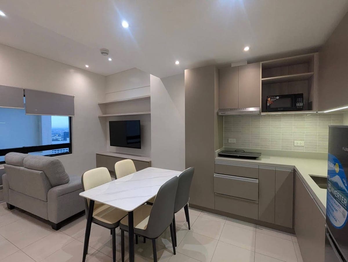 FOR RENT: 1BR Condo Unit w/ Balcony - photo 1