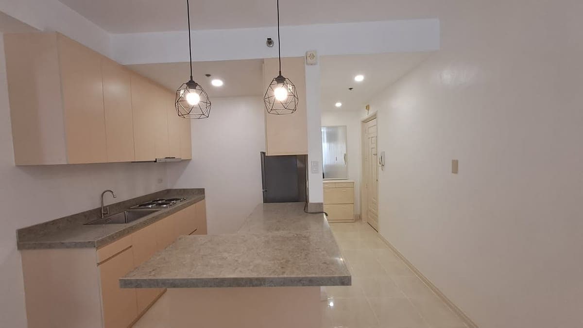 One (1) Bedroom Unit for Lease in Westgate Plaza, Dela Costa St., Salcedo Village, Makati City - photo 1