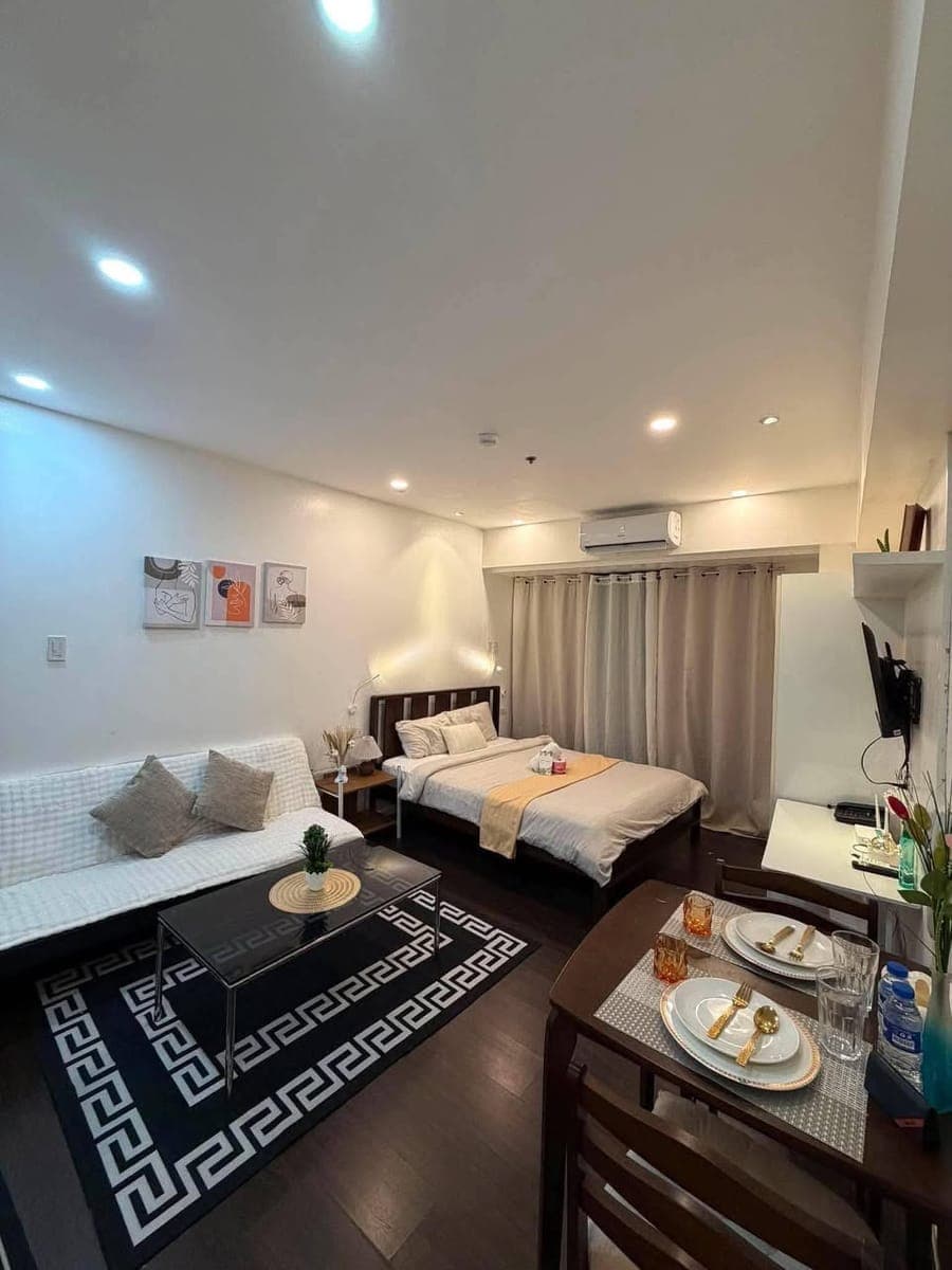 FOR LEASE - photo 1