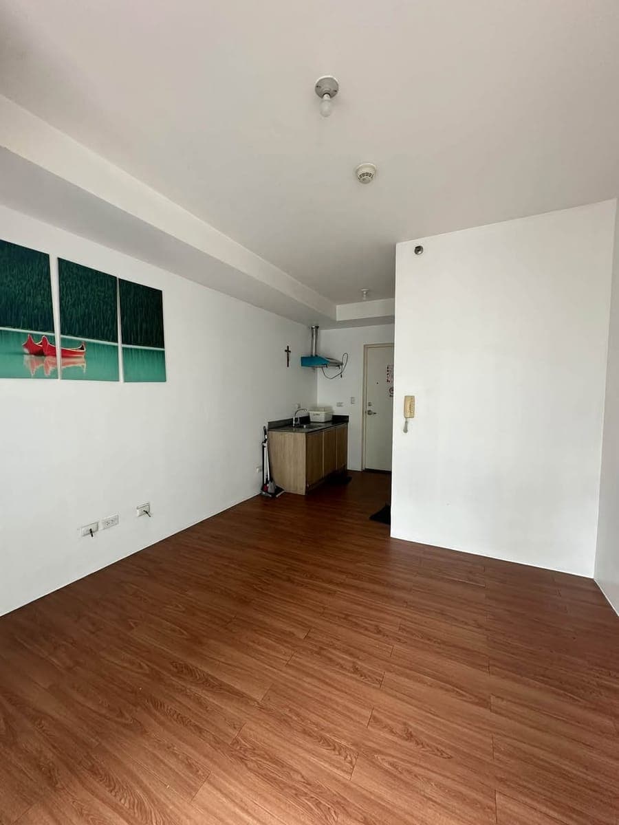 🏠 BARE STUDIO UNIT FOR RENT – THE LINEAR MAKATI - photo 1