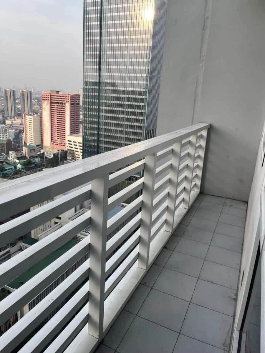 ₱35K MONTHLY | 2-BEDROOM CONDO AT 100 WEST MAKATI - photo 1