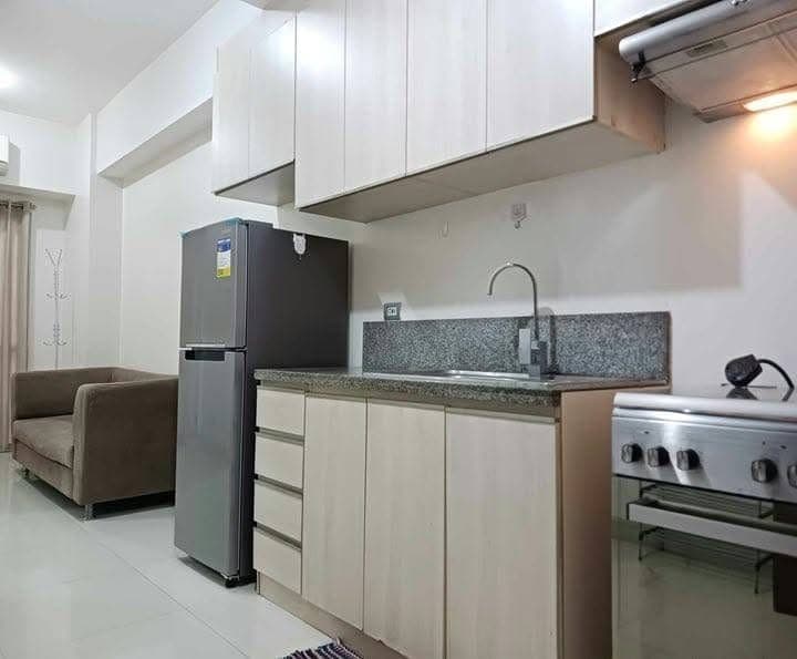 FOR RENT: 1BR Condo Unit w/ Balcony - photo 1
