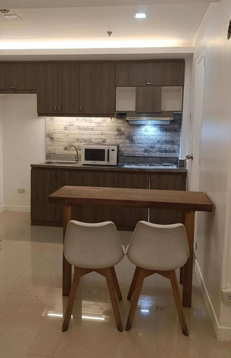 For female condo sharing at Victoria de Makati - photo 1