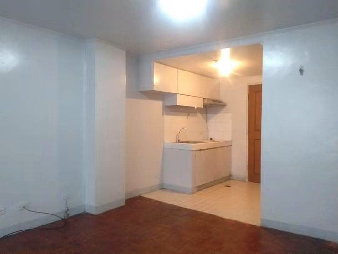 For Lease in Cityland Dela Rosa (ER741) - photo 1