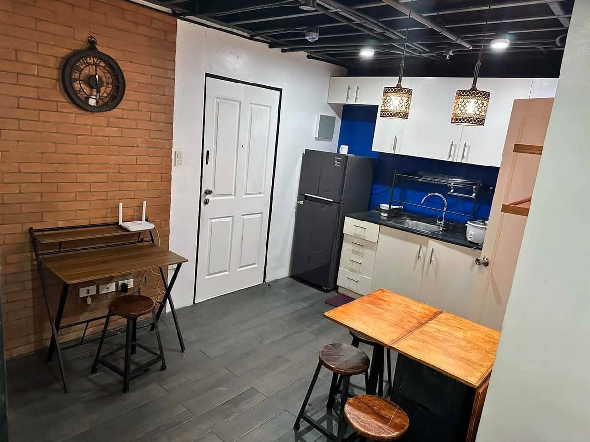 MALE CONDO SHARING/ Beds-pace FROM 5k-6,500 ONLY - photo 1