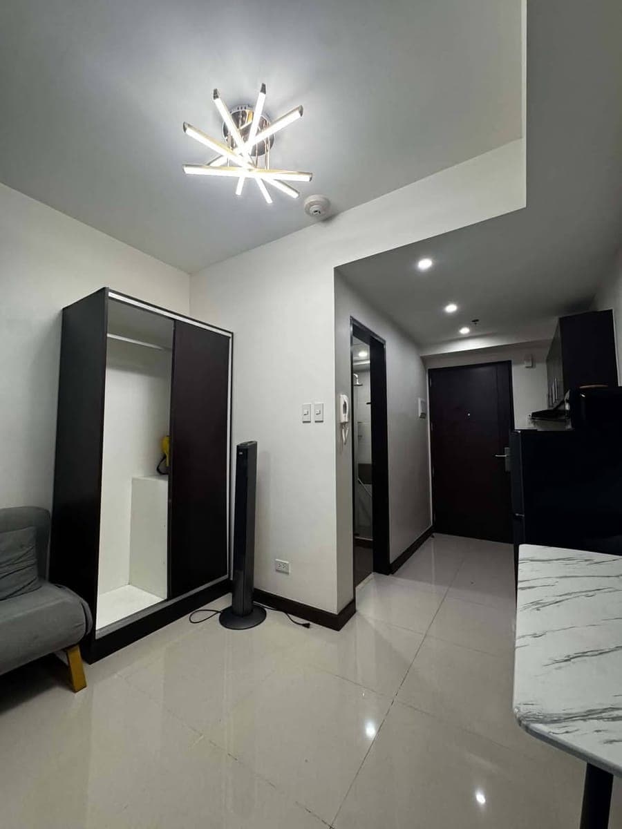 Axis Residences Studio Converted 1br- 21k/month, with Interior Designed Unit - photo 1