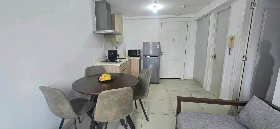 For Lease: The Residences at Commonwealth, 1BR Unit - photo 1
