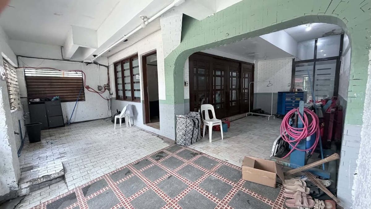 House For Rent - photo 1