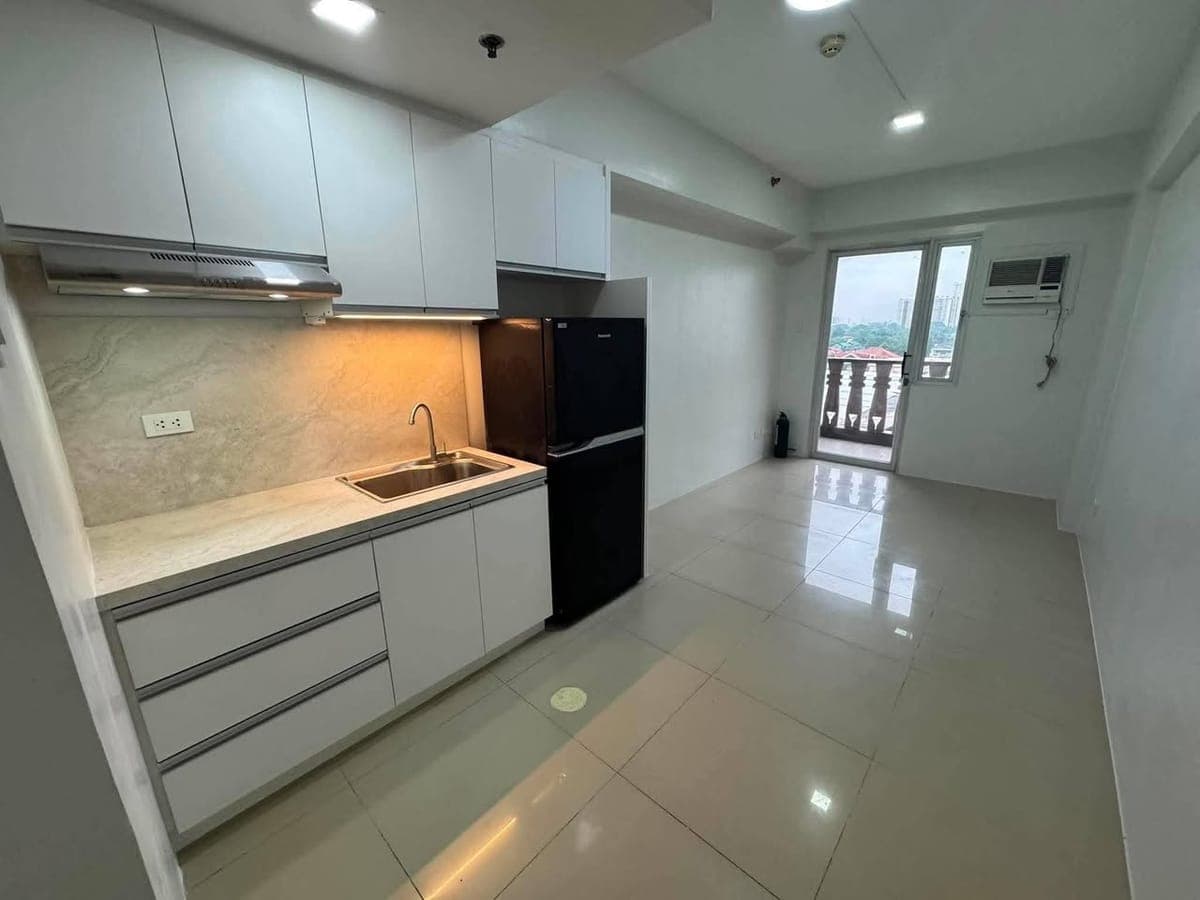 FOR RENT ‼️ Pinecrest Condominium – (Newly renovated) - photo 1