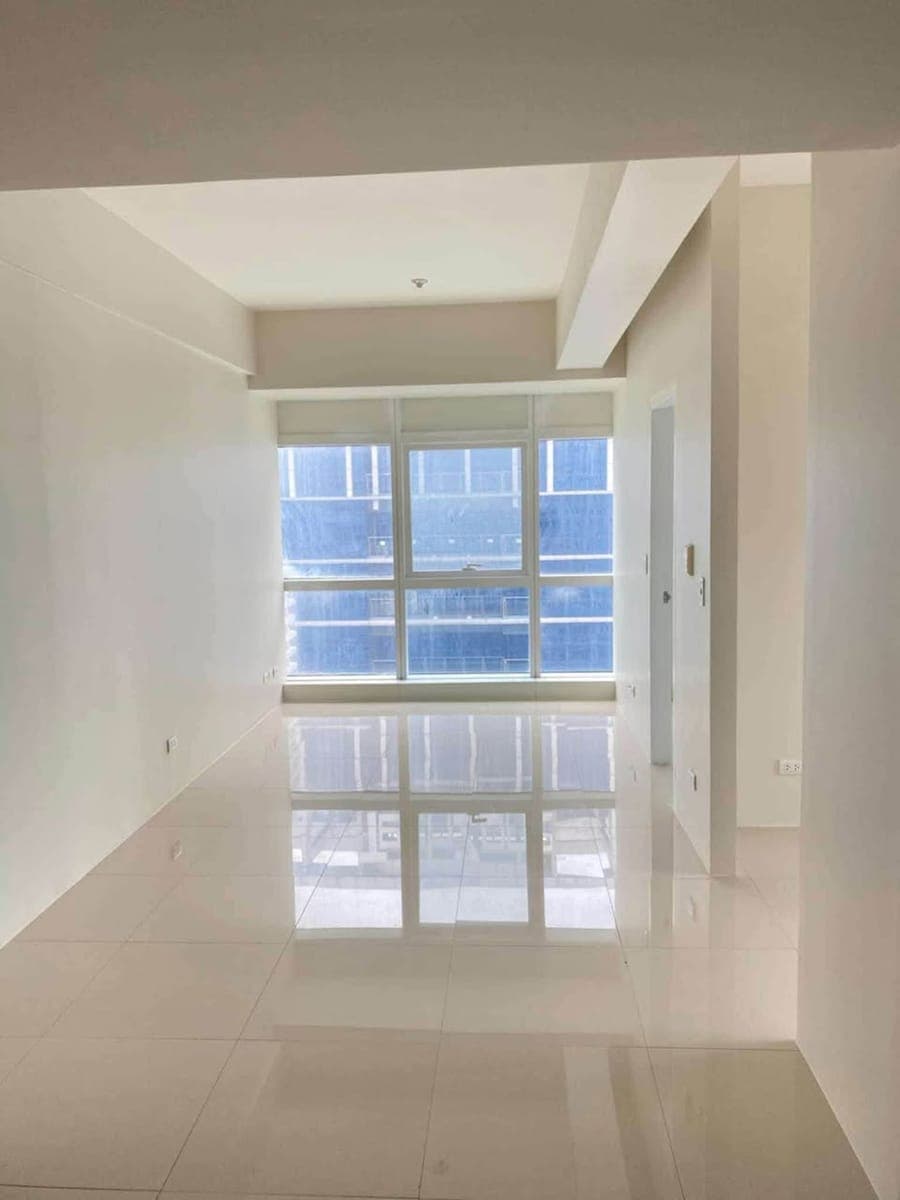 🏠FOR RENT | 2BR with Balcony at 100 West Makati, Pio del Pilar - photo 1