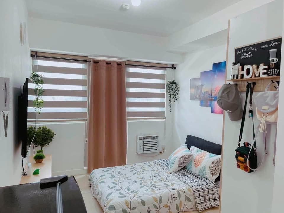 Studio w/ Balcony FOR RENT - photo 1