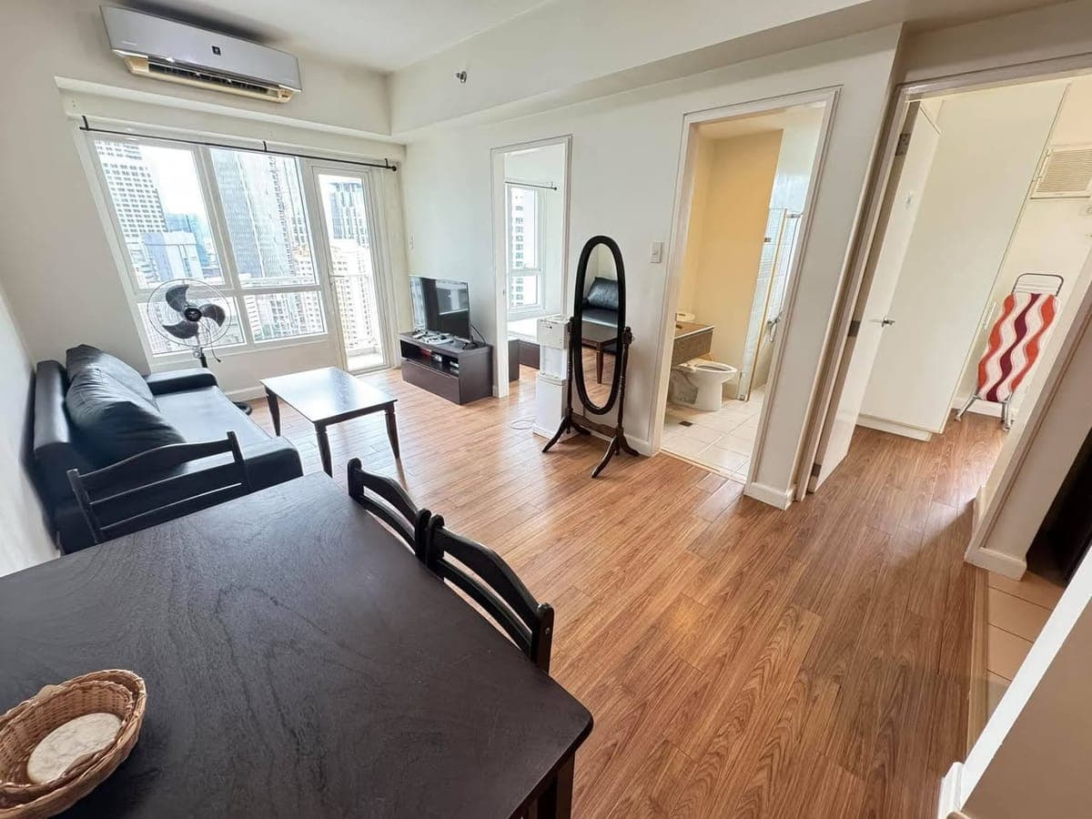 FOR RENT: 2BR Condo Unit w/ Balcony - photo 1