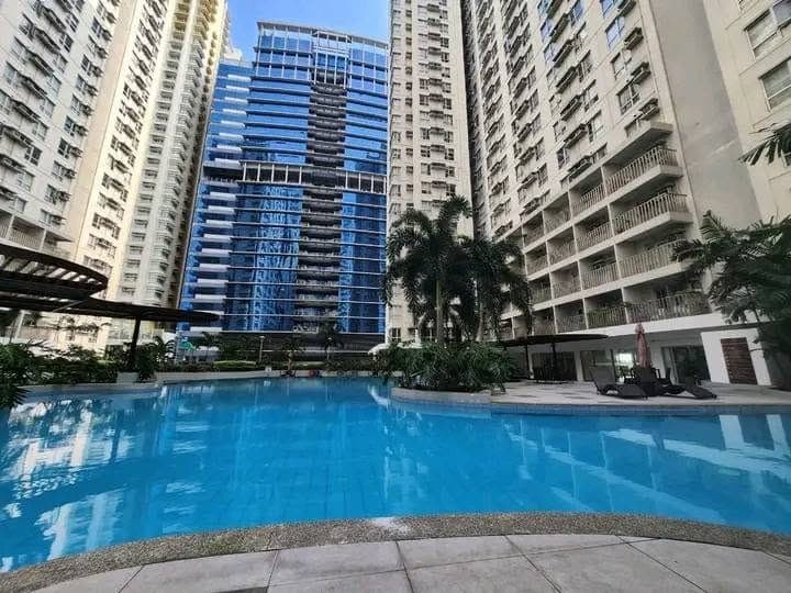 🏙️ ₱20,000/MONTH IN MAKATI! 🔥 - photo 1