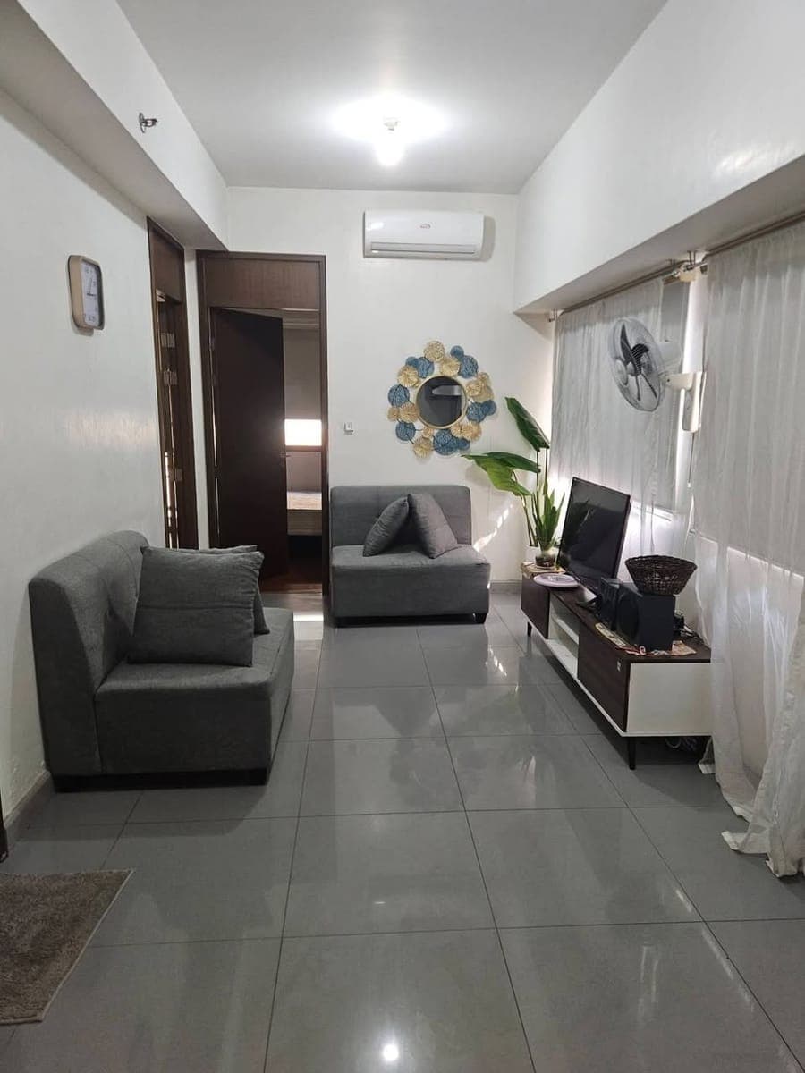 FOR RENT: 2BR Condo Unit w/ Balcony - photo 1