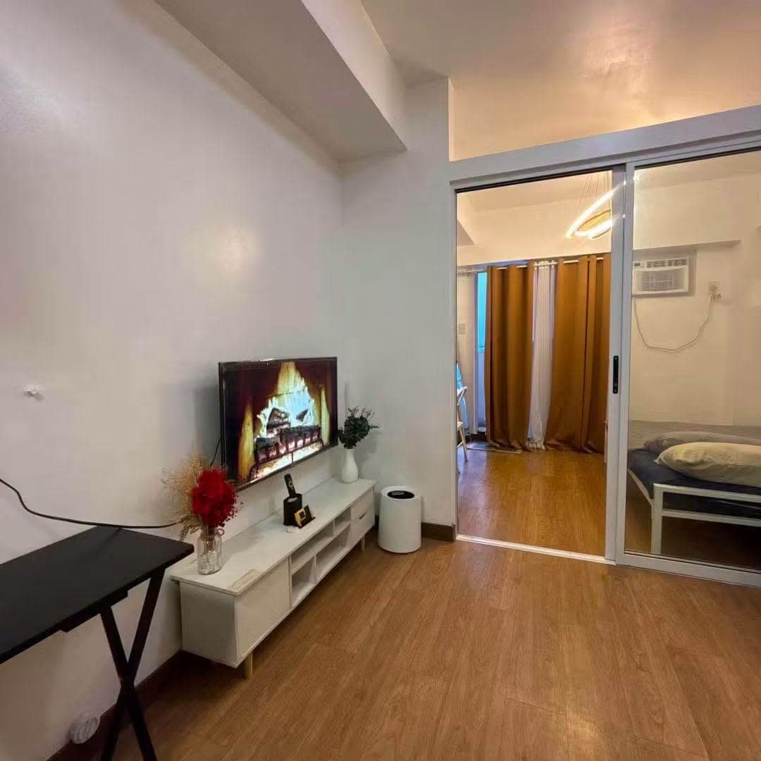 RUSH FOR RENT One Bedroom with balcony - photo 1