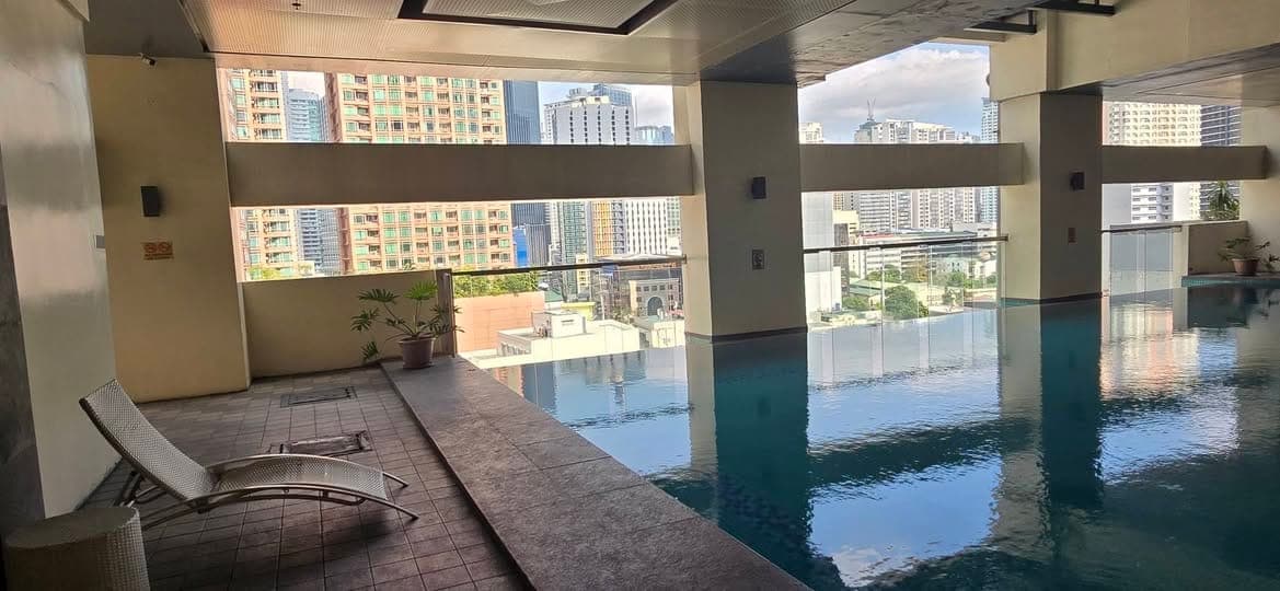 📍 Victoria De Makati - photo 1