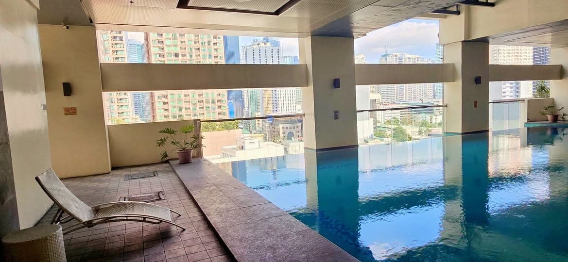 📍 Victoria De Makati - photo 1