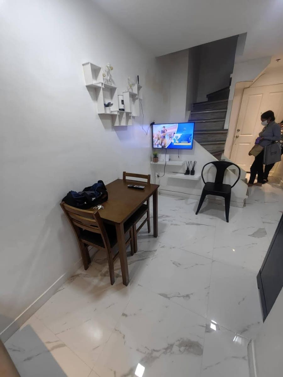 Location:📍 Victoria de Makati Condominium, Washinton st, Brgy. Pio del Pilar, Makati - photo 1