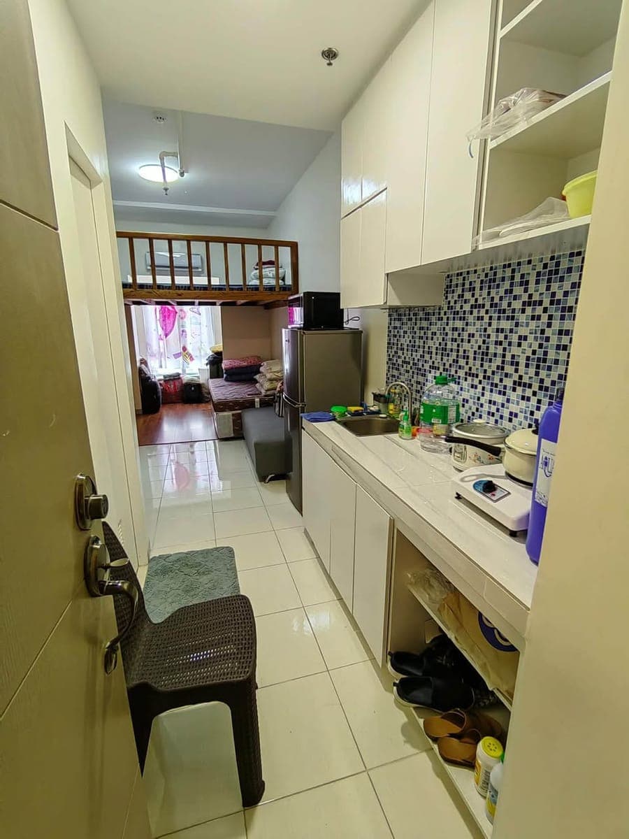 🏢 FOR RENT – FULLY FURNISHED Studio Condo Unit (facing the swimming pool) - photo 1