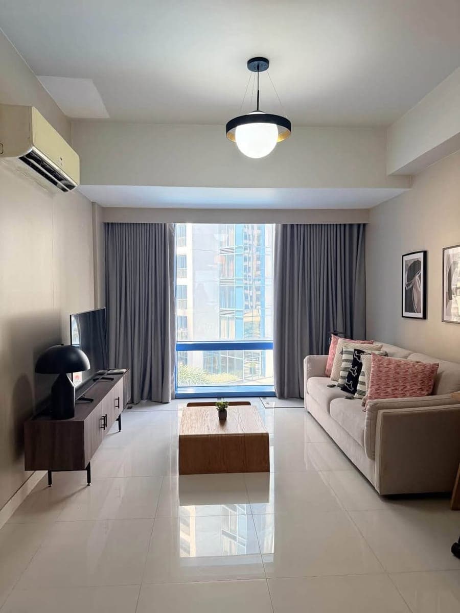 ₱45K MONTHLY ‼️ | FOR RENT | FULLY FURNISHED 1BR UNIT AT TWO CENTRAL MAKATI - photo 1