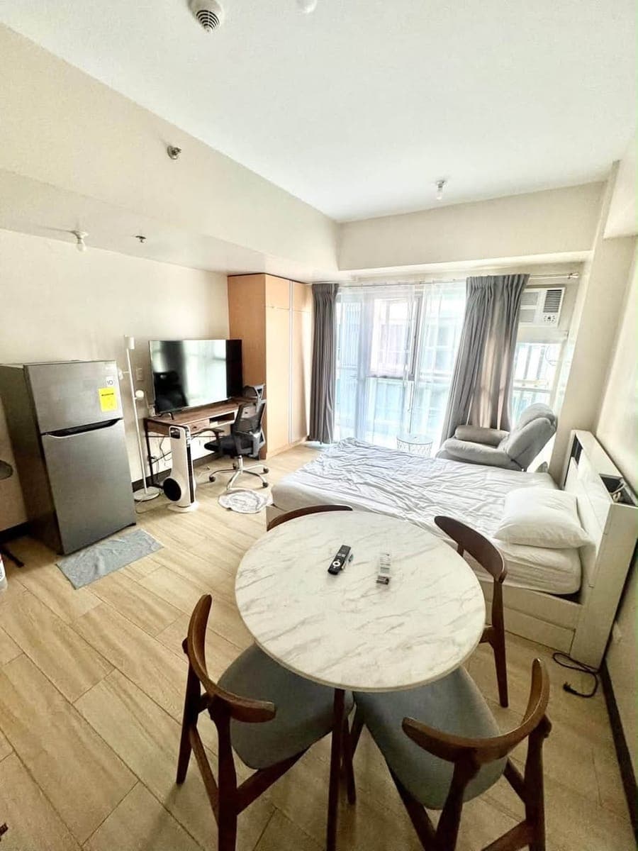 Studio Unit for Rent - photo 1