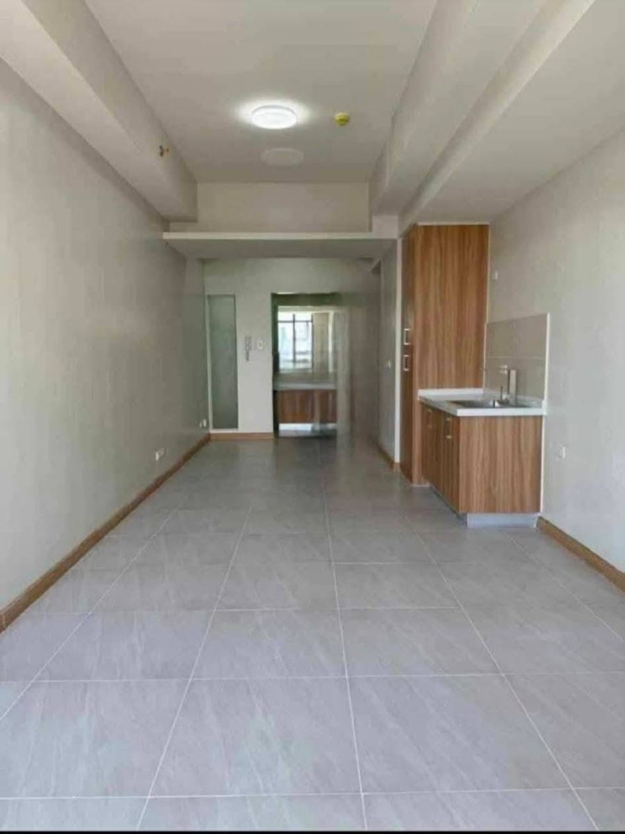 🌟 For Lease: SOHO Unit at Congressional Town Center Tower 2 - photo 1