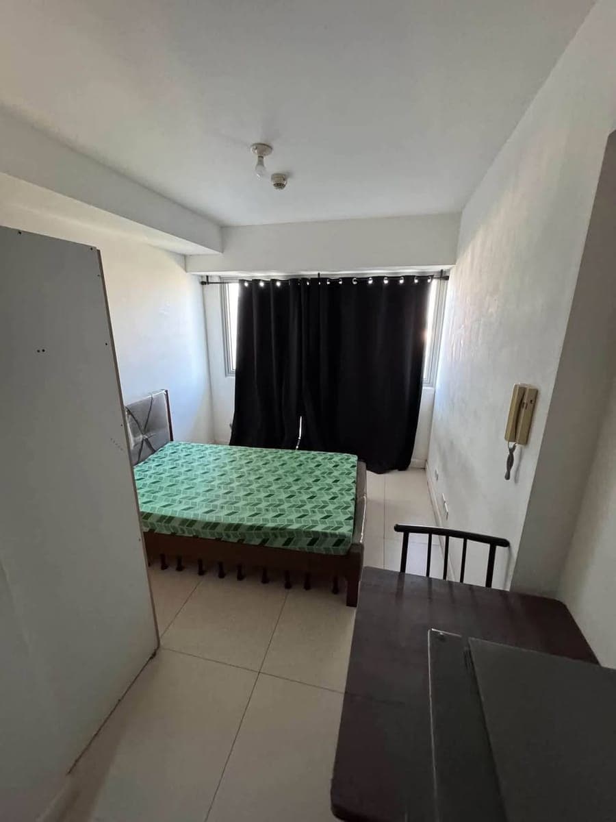 Fully Furnished Condo Studio unit w/ Balcony FOR RENT - photo 1