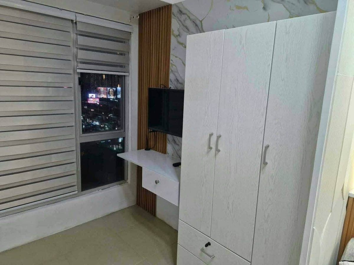 For Lease! Vertis North Quezon City - photo 1