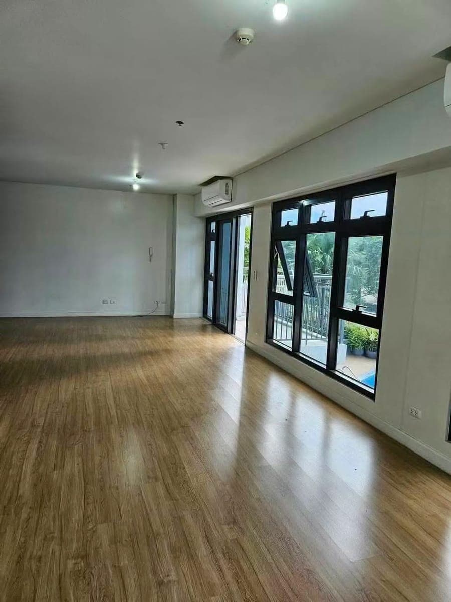 For Rent - photo 1