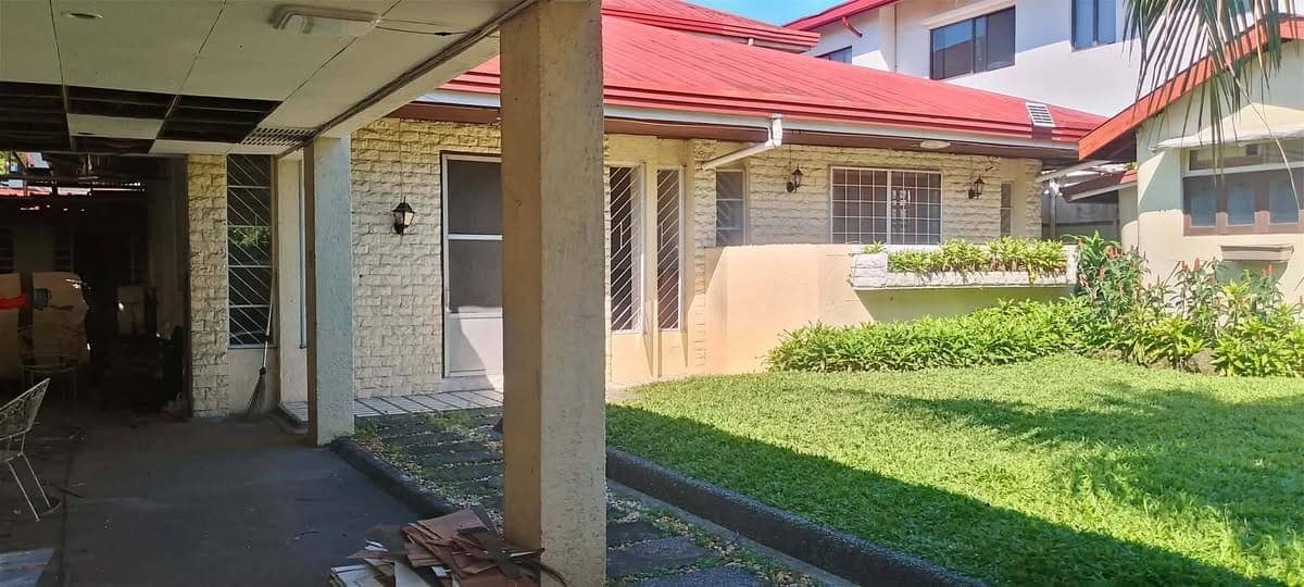 Big House for Rent near Ateneo de Manila, QC - photo 1