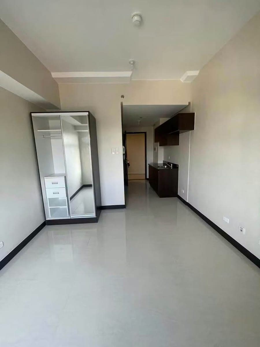FOR RENT – Condo Unit at Aurora Escalades Cubao - photo 1
