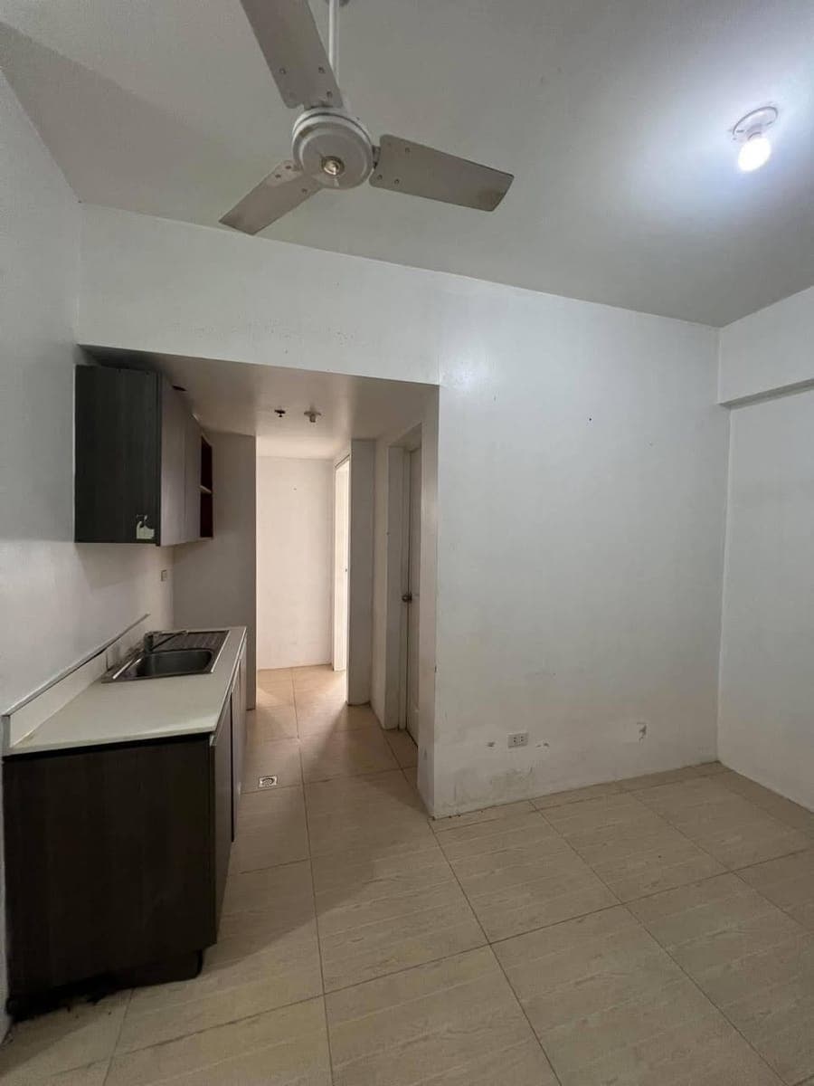 OFFICE SPACE/RESIDENTIAL/STUDIO FOR LIVE SELLING/STORAGE FOR LEASE KATIPUNAN Q.C. - photo 1