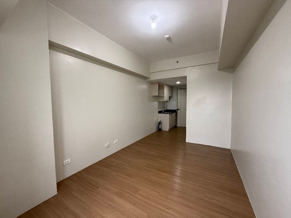 CONDO FOR RENT - photo 1
