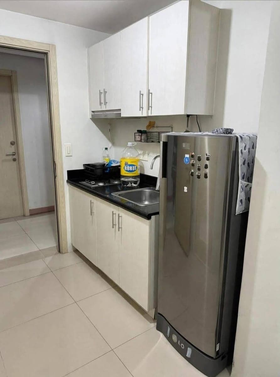 FOR LEASE: 1 BEDROOM SEMI-FURNISHED CONDOMINIUM UNIT WITH PARKING - photo 1