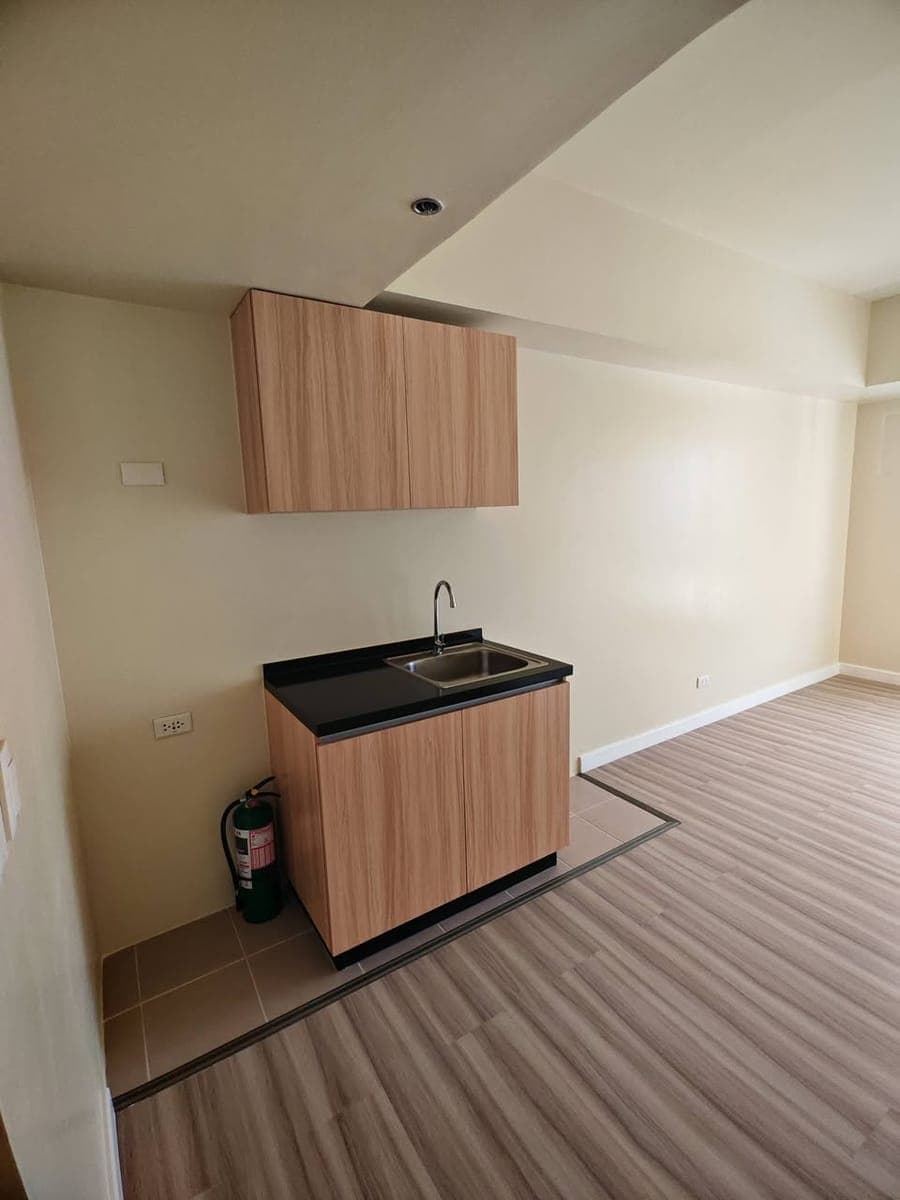 For RENT! (New unit available) - photo 1