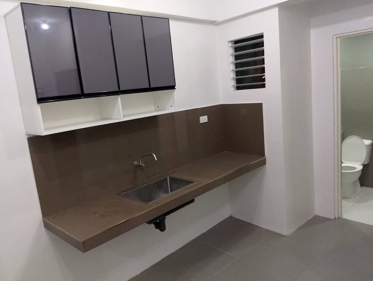 ✅ One bedroom unit, condo type with balcony for rent (10,500 monthly) - photo 1