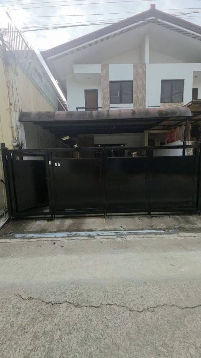 2-STOREY HOUSE FOR RENT - photo 1