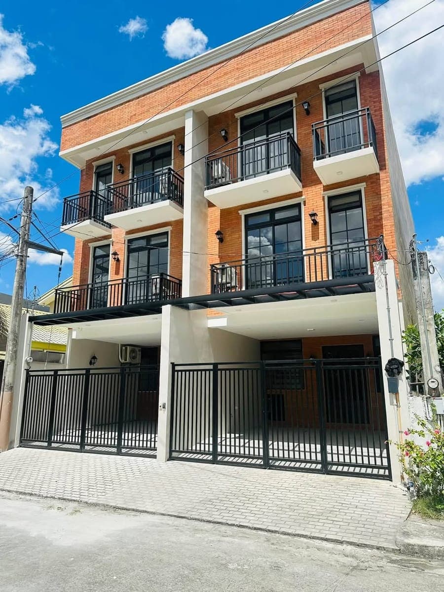 BRAND NEW 5-BEDROOM HOME FOR RENT! - photo 1