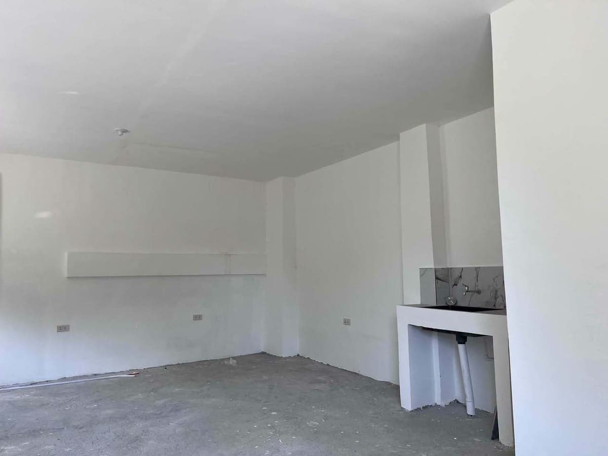 FOR LEASE 655 SQ METER MAIN ROAD IMUS CAVITE - photo 1