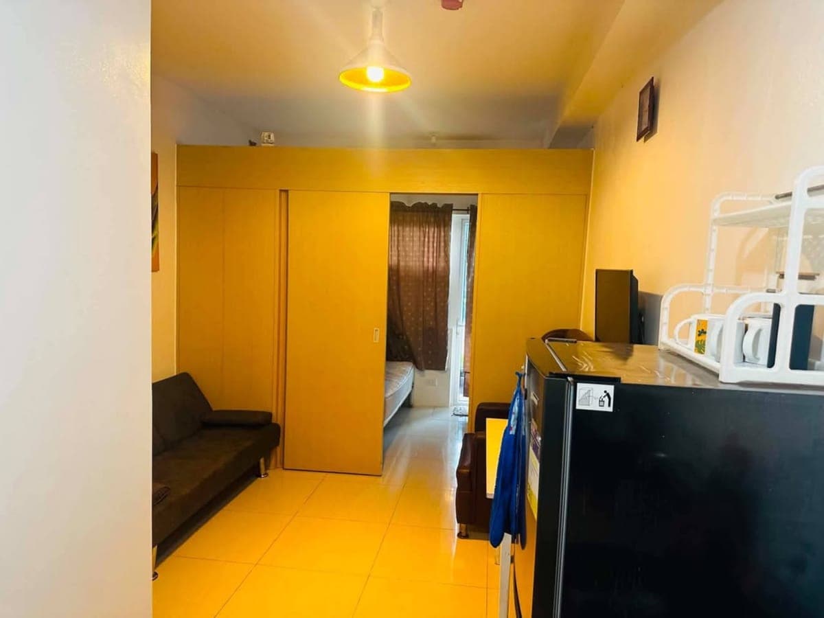15k/mo. 1+1 Field Residence Parañaque tower 4/balcony/1BR/29sqm/Nopet/PMme - photo 1