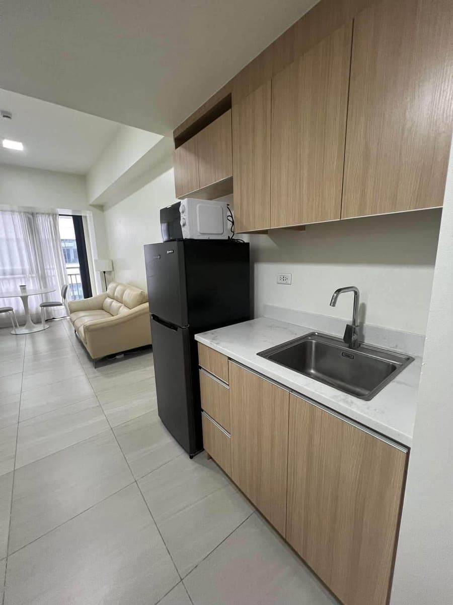 40K MONTHLY | 1BR UNIT WITH BALCONY IN MIDPARK TOWERS‼️ - photo 1