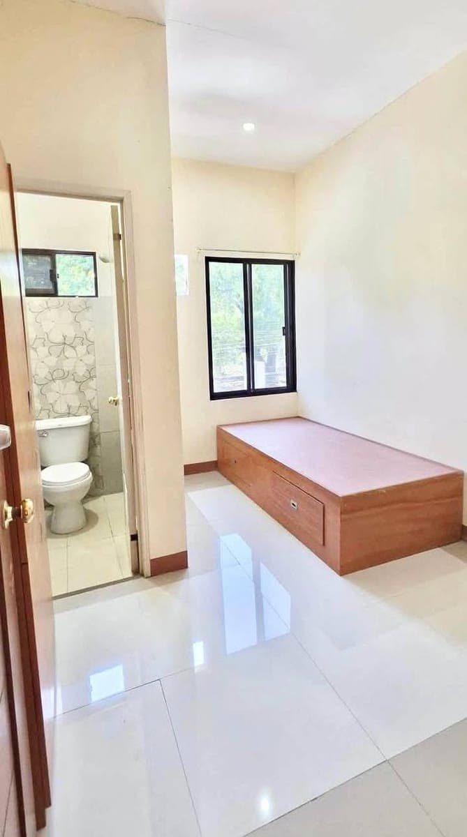 SOLO ROOM FOR RENT! - photo 1