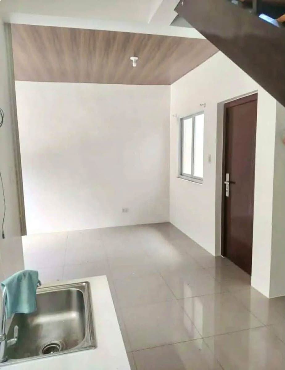 🏡 HOUSE FOR RENT — ₱25,000/MONTH - photo 1