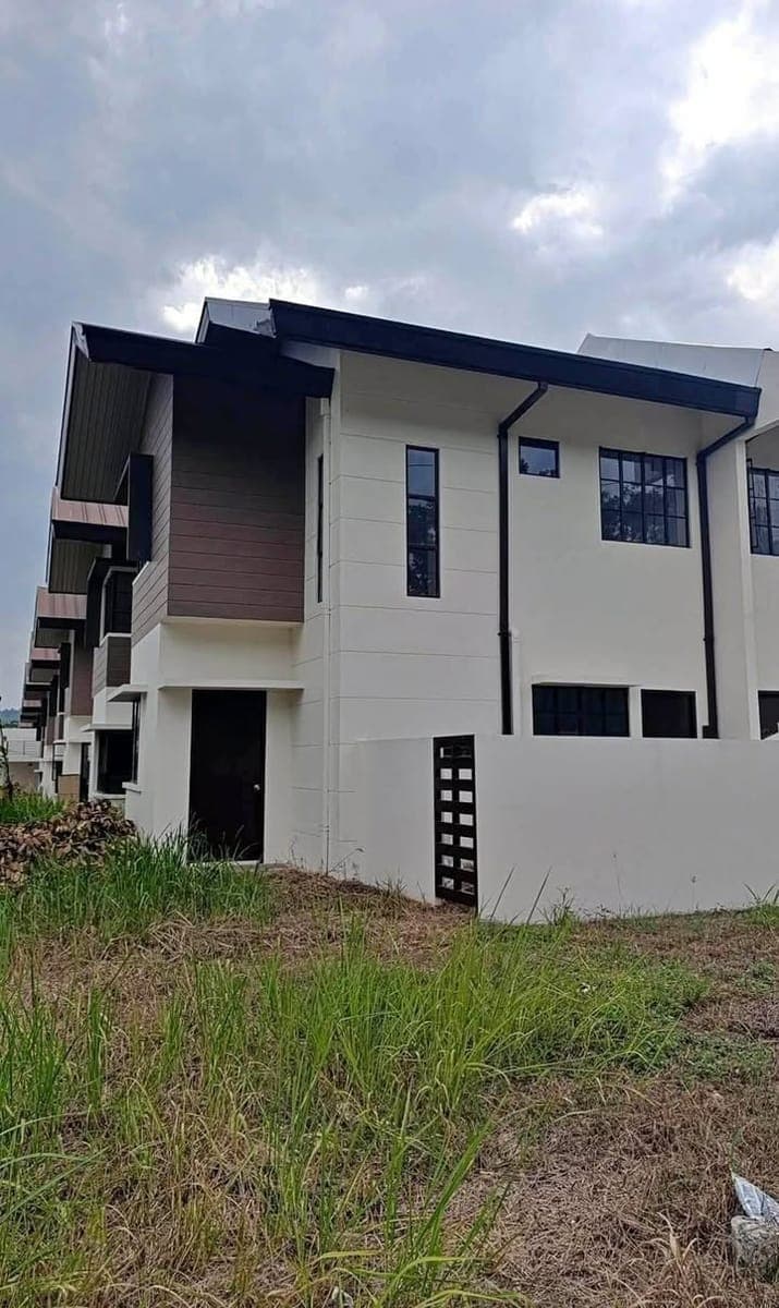 🏡 2-STOREY CORNER HOUSE FOR RENT – ₱30K/MONTH - photo 1