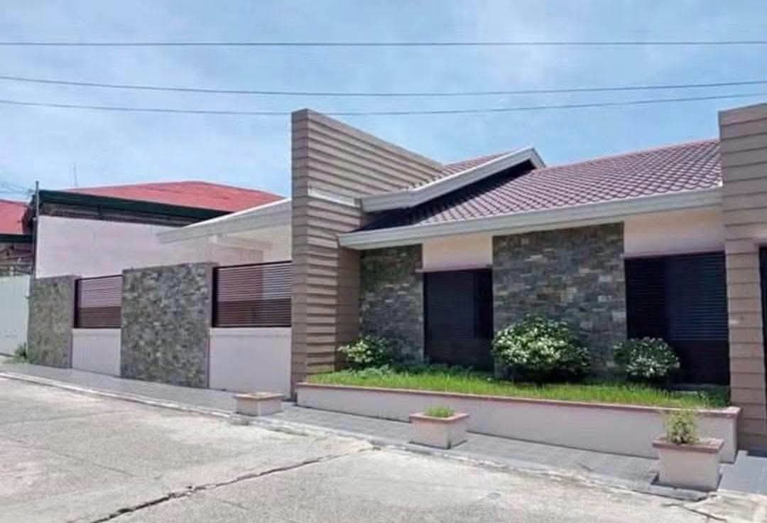 🏡 45K ONLY‼️4BR HOUSE FOR RENT | DOWNTOWN ‼️POBLACION DISTRICT‼️ - photo 1