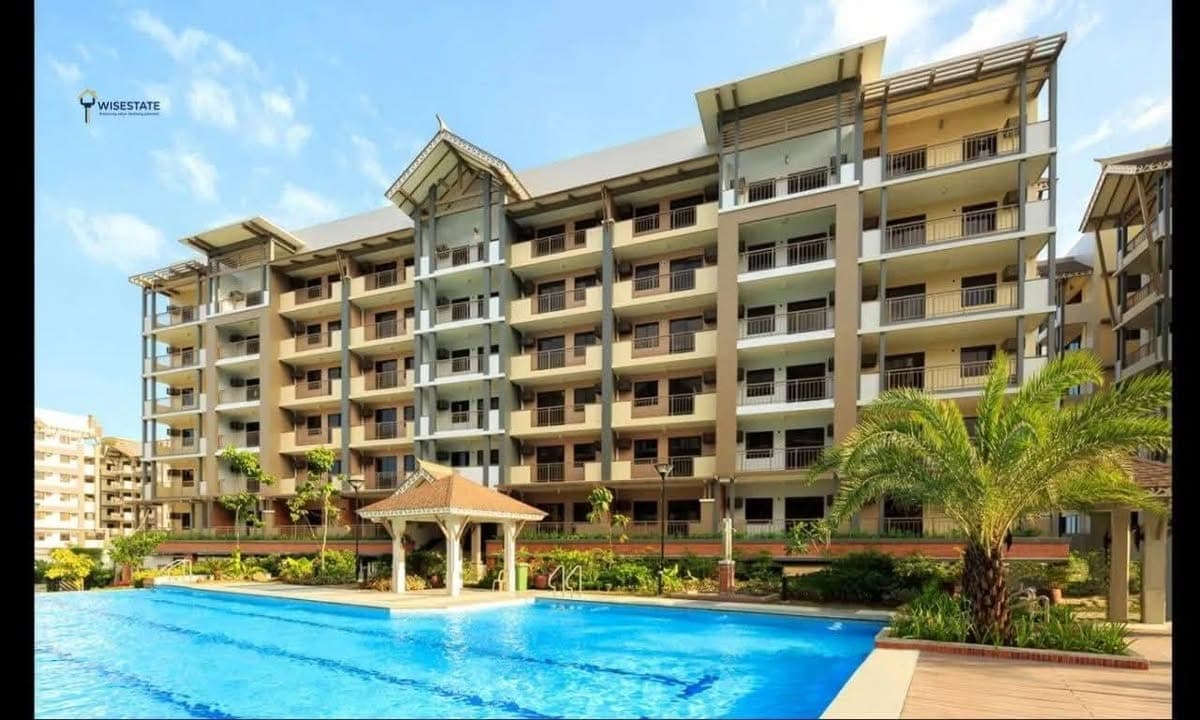 ๐
๐๐ ๐๐๐๐ Three Bedroom with balcony Condo in THE BIRCHWOOD. - photo 1