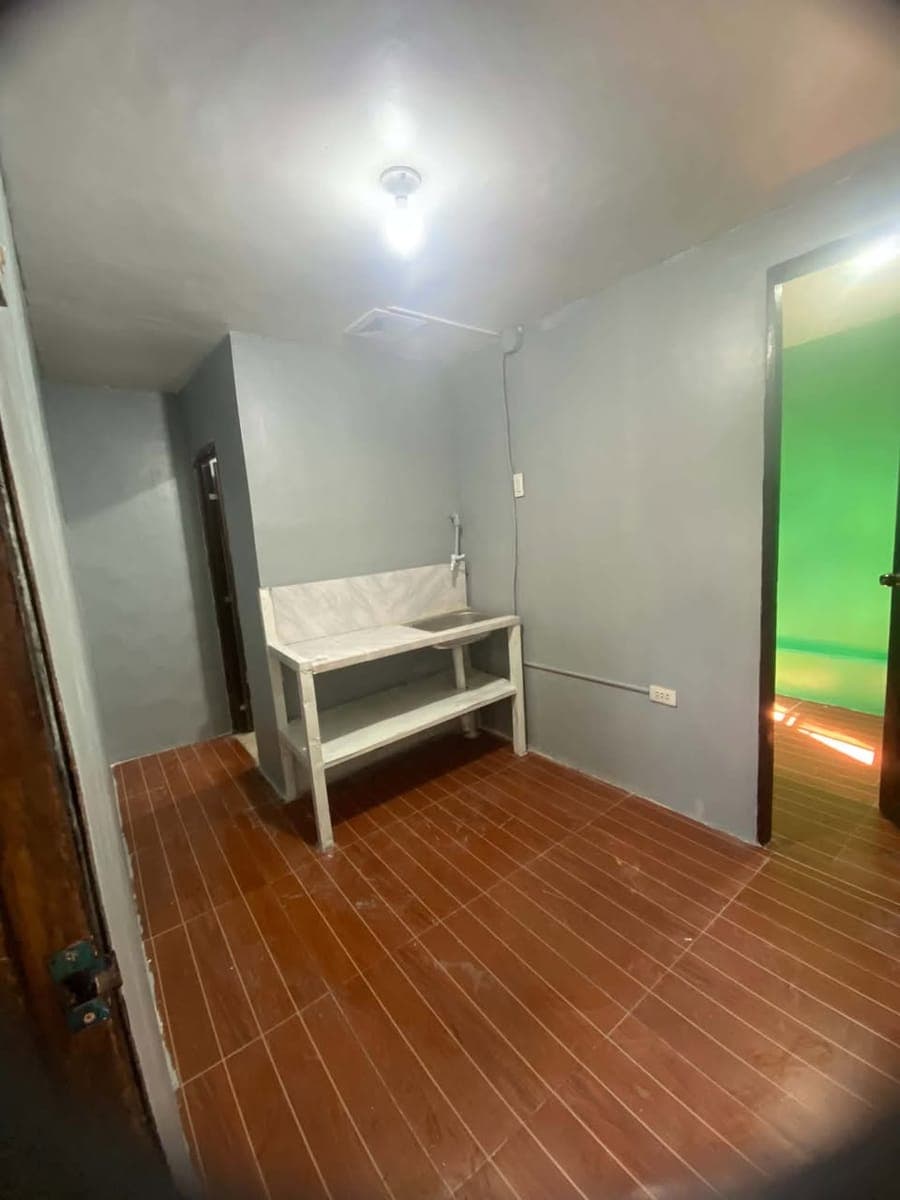 Room for Rent - photo 1
