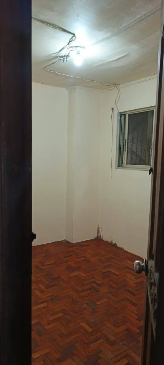 Room for Rent: Bachelor's Pad Style - photo 1