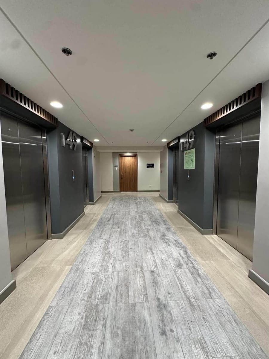 STUDIO UNIT WITH PARKING AT CONNOR GREENHILLS (28k/mo) - photo 1